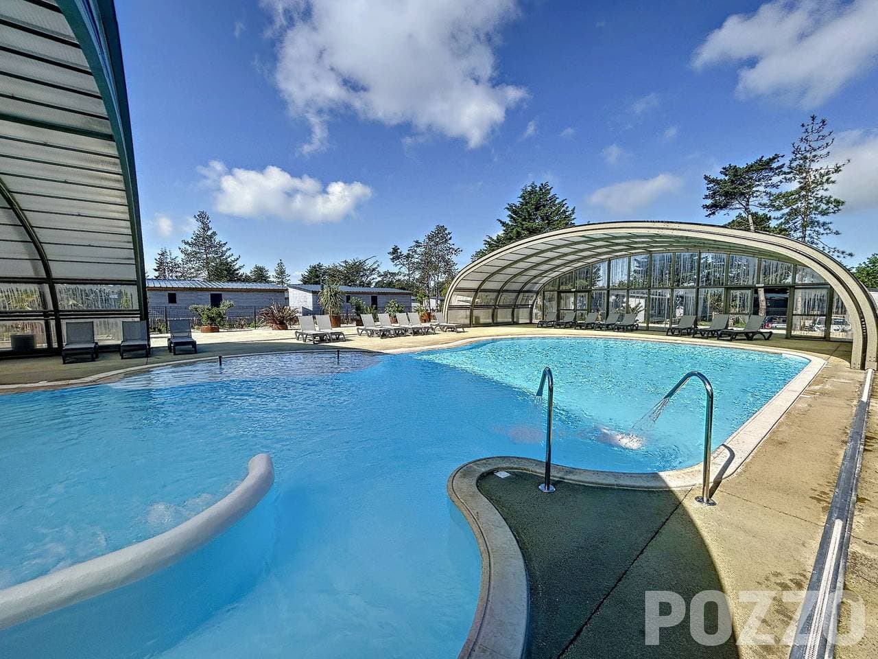Foto 13 von 23: Luxus-Chalet mit Pool, WLAN, 6 Schlafplätze, Nähe Strand und Zentrum