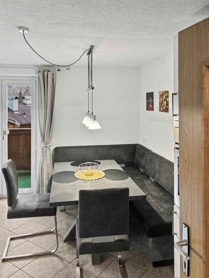 Foto 10 von 27: Two-Bedroom Apartment with Mountain View