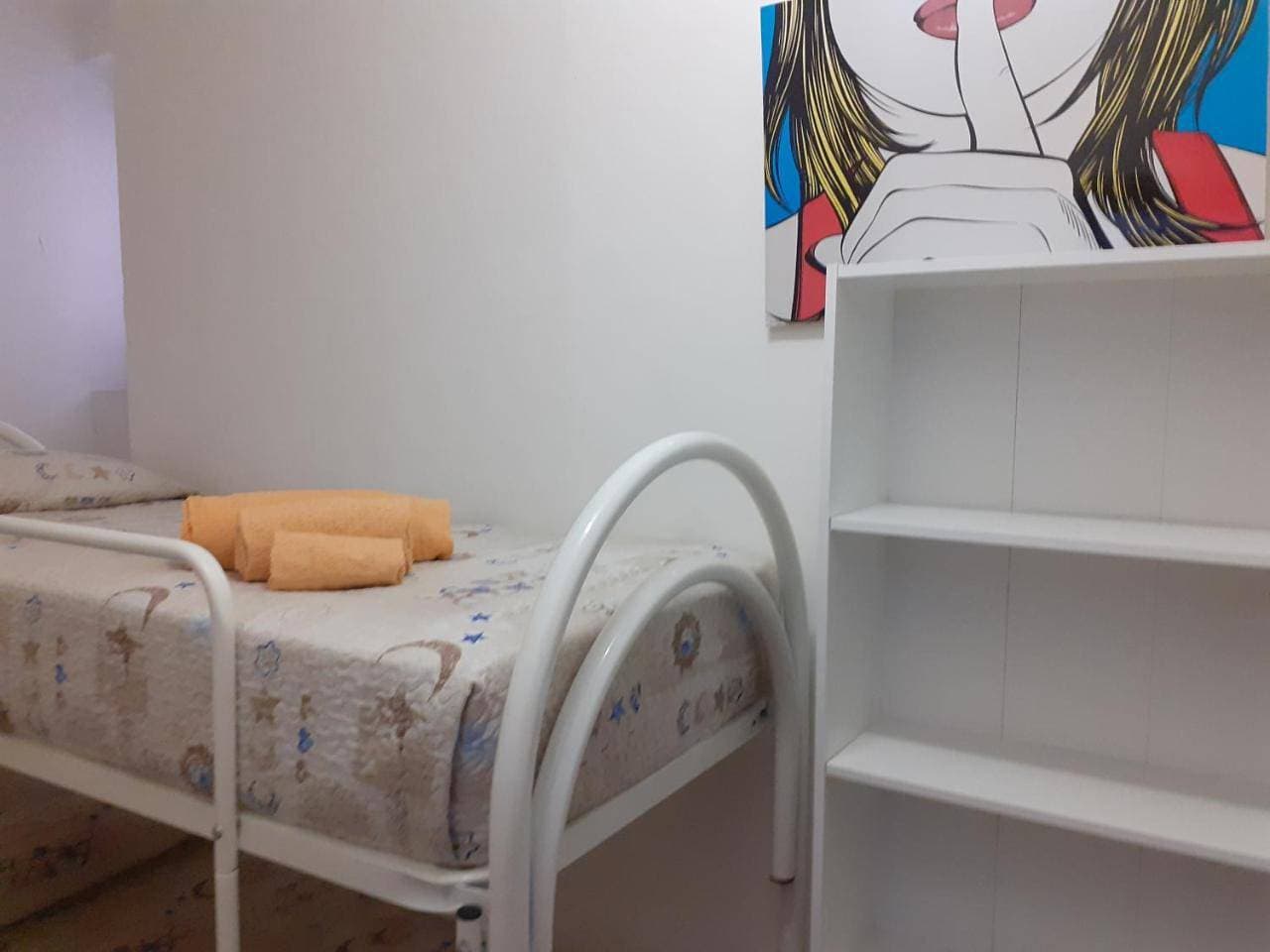 Foto 10 von 49: Two-Bedroom Apartment