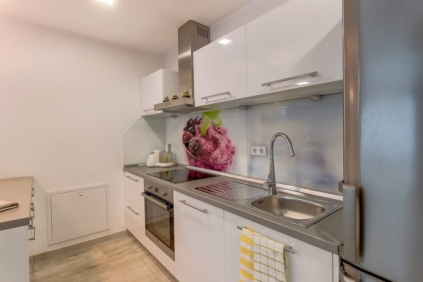 Foto 7 von 20: Das Apartment Kristian befindet sich in Mali Lošinj, nicht weit vom Sandstrand entfernt, der sich in der Čikat-Bucht , ideal fur 4-5 personen
