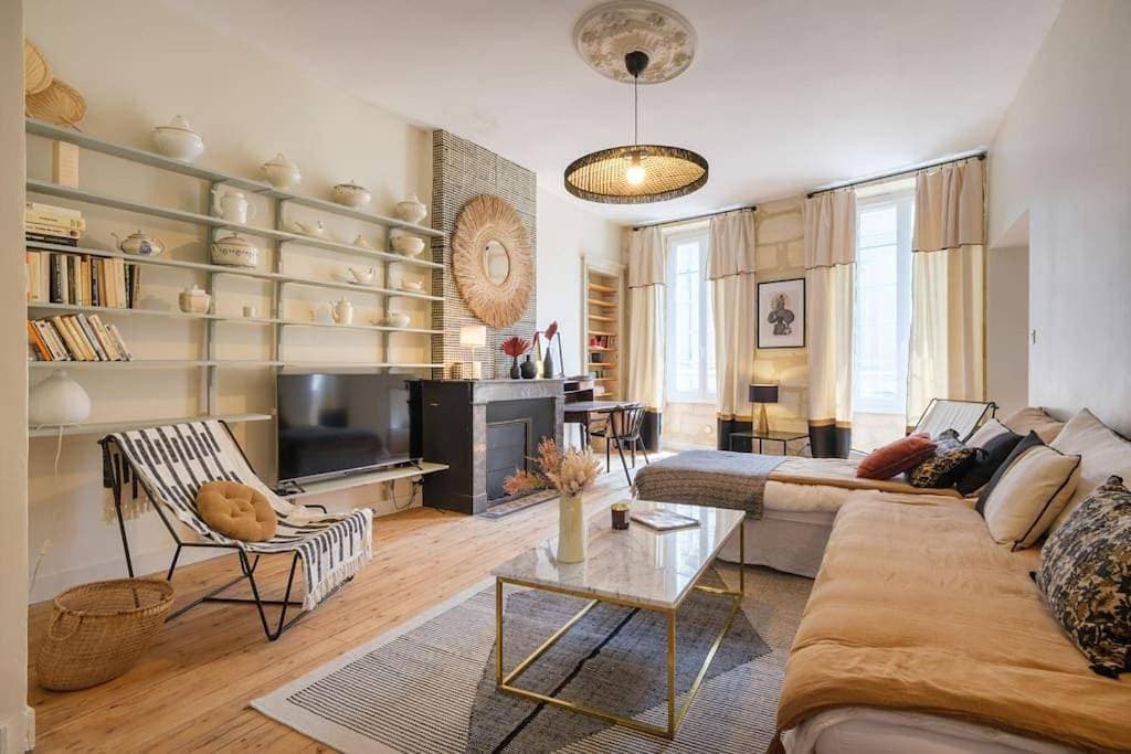 Appartement avec son patio dans centre historique de Bourg 1