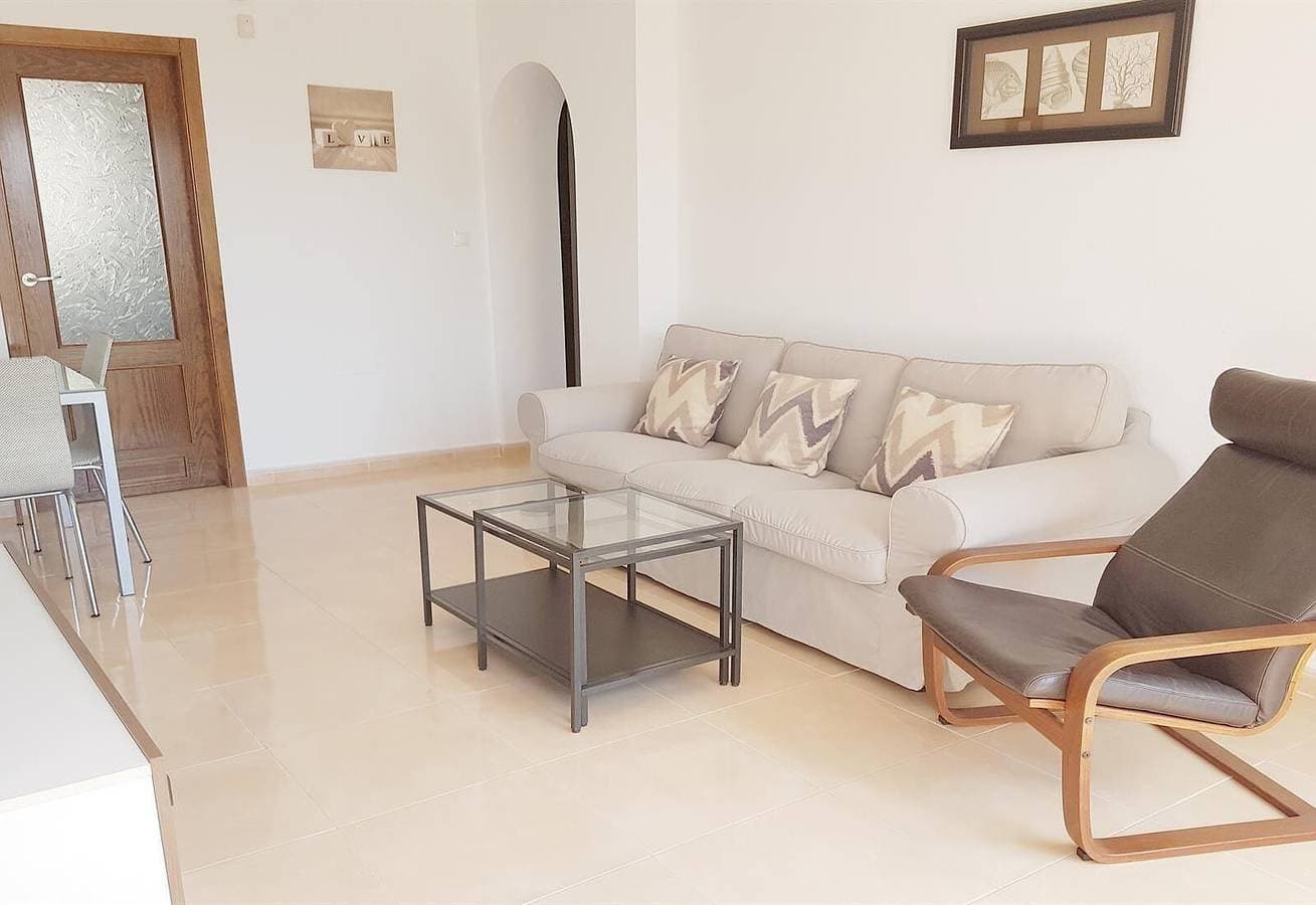 Foto 5 von 32: Ferienwohnung mit großer Dachterrasse, Pool, Garten, Grill, Klimaanlage und WLAN