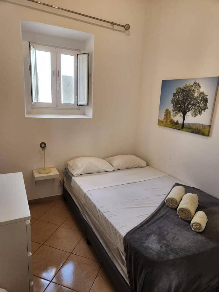 Foto 9 von 9: Small Double Room