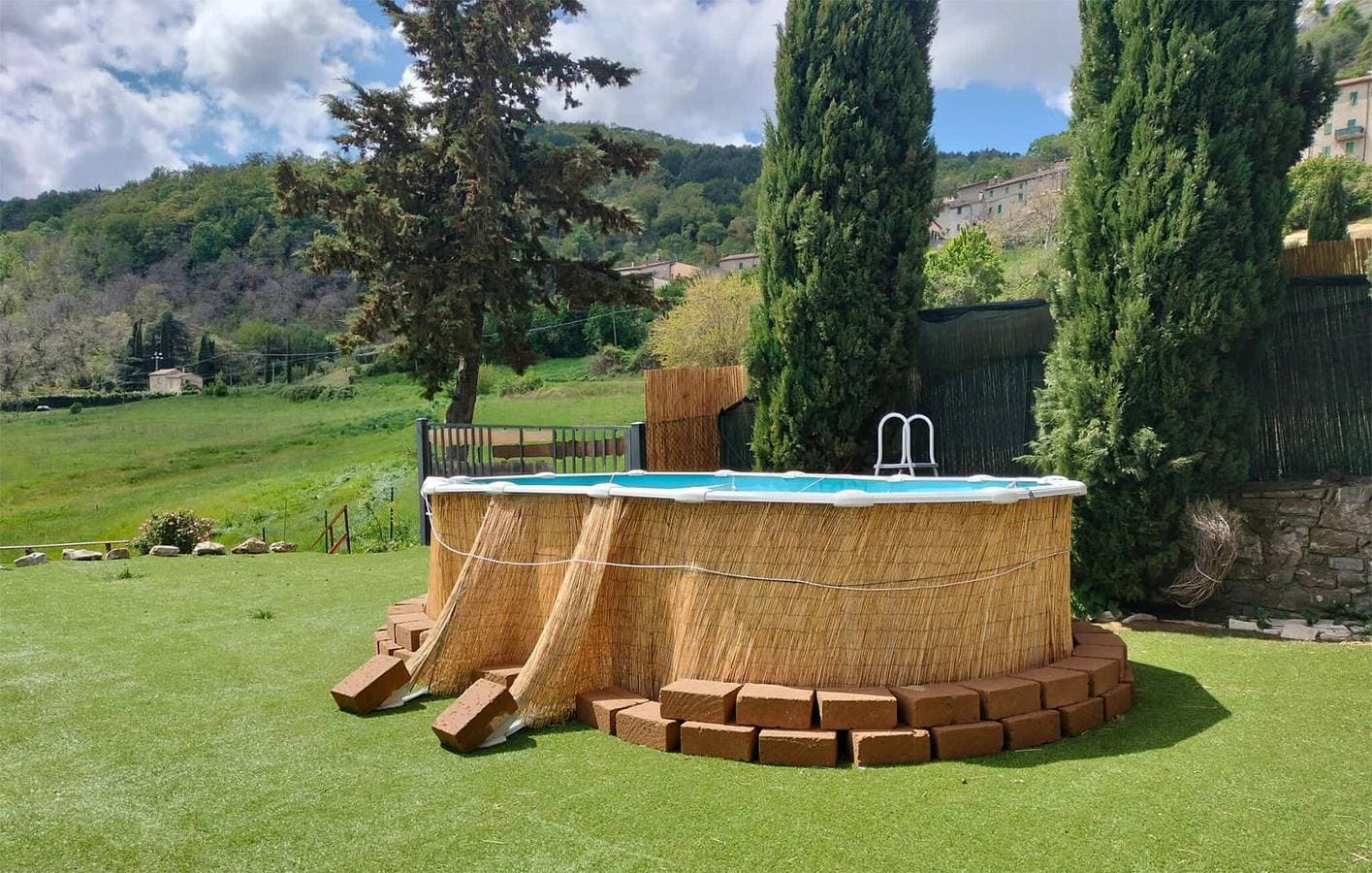 Foto 9 von 29: Charmante 200qm Wohnung mit Pool, Garten und Parkplatz