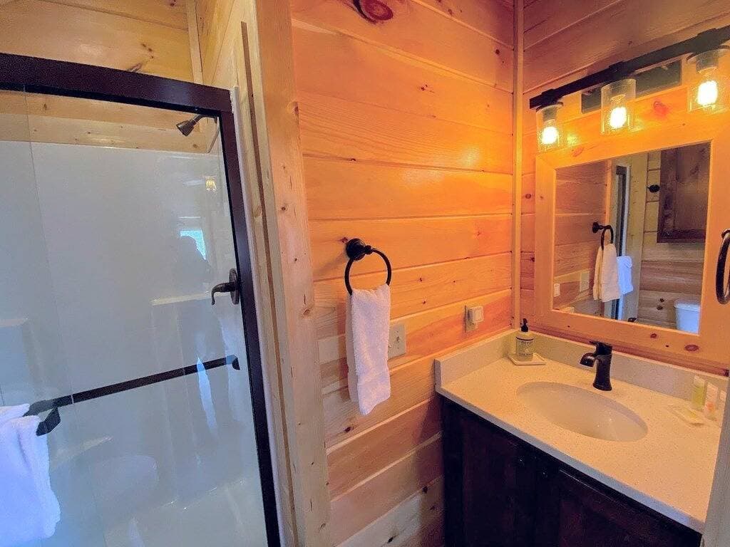 Foto 2 von 11: B3 Großartiges \"Tiny Home\" mit Klimaanlage, Bergblick, Minuten zum Skifahren, Wandern, Attraktionen, hundefreundlich!