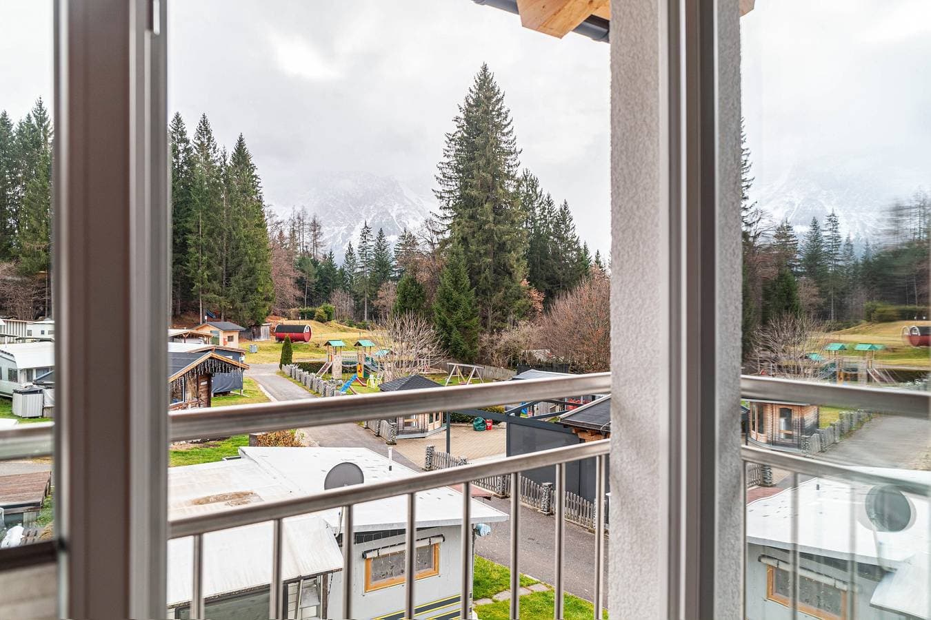Foto 12 von 25: Ferienwohnung Wetterstein mit Bergblick, Balkon und WLAN