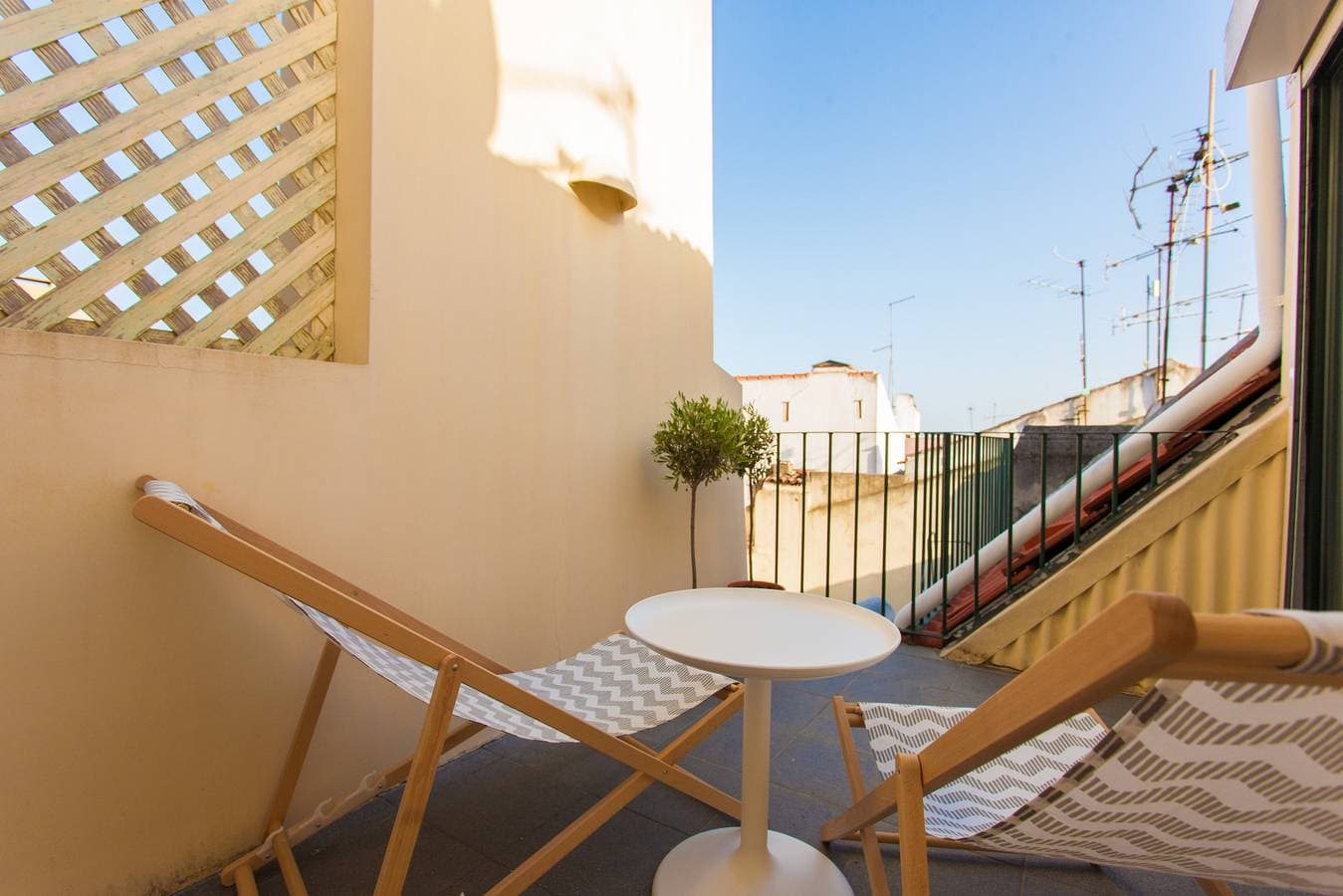 Foto 2 von 23: Flh Bairro Alto Loft with Sunny Terrace