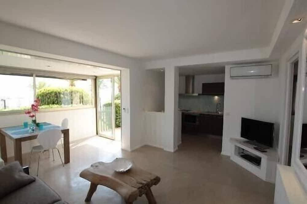 Foto 9 von 30: Perfekte Lage direkt am Strand – Luxuriöse 2 Zimmer im Souterrain mit direktem Zugang zum Meer.