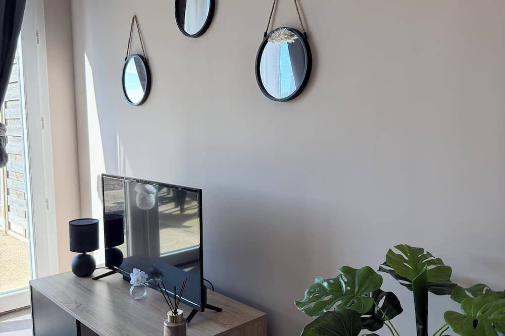 Bright Apartment 1