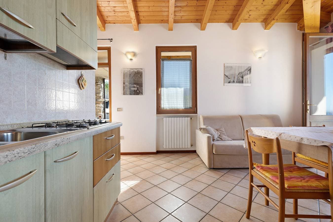 Foto 7 von 39: Ferienwohnung 'Rustico Spagnol 2' mit Seeblick, Pool und WLAN