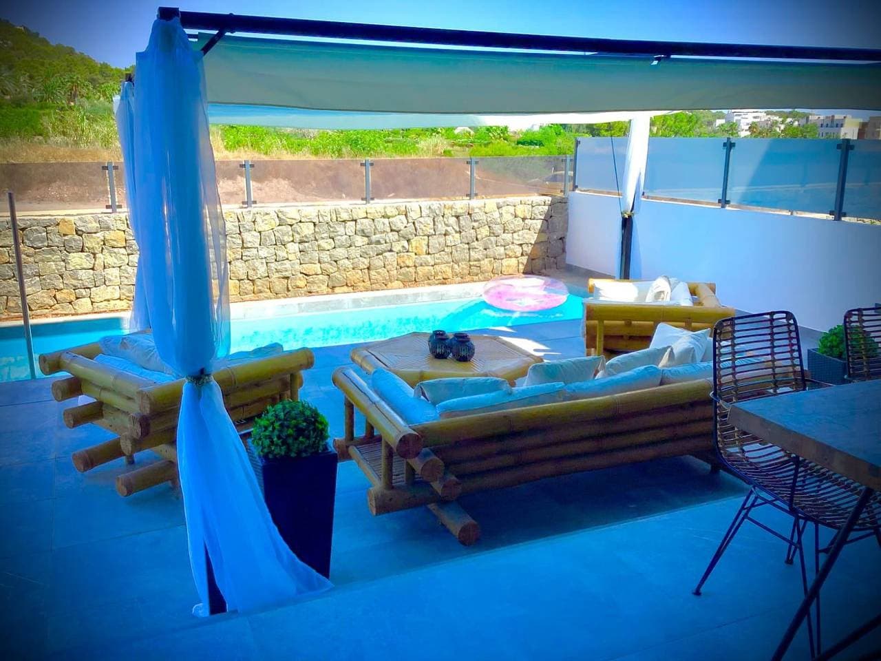 Foto 3 von 27: Ferienwohnung für 6 Personen mit Pool