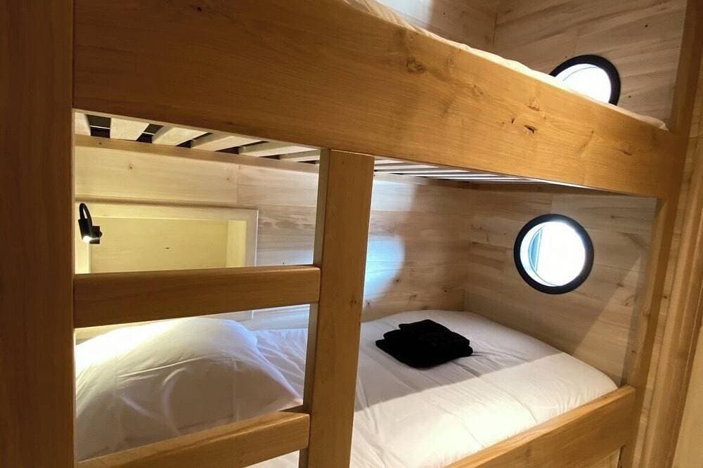 Foto 2 von 15: Unusual accommodation with jacuzzi and paddle