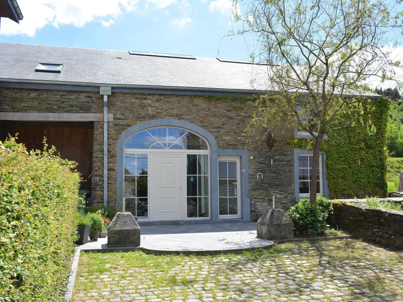 Villa mit Whirlpool in ruhiger Lage 1