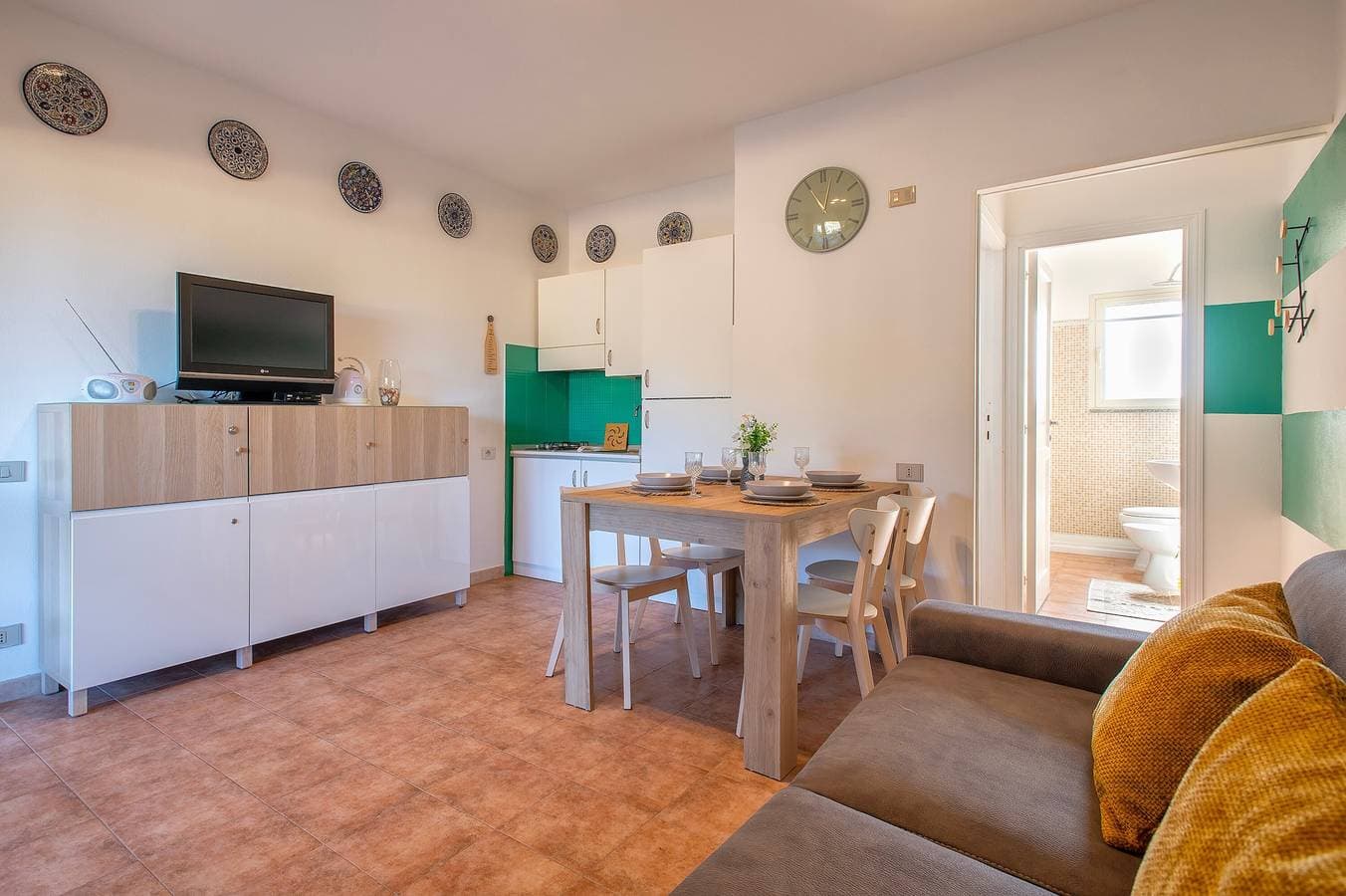 Foto 6 von 22: Ferienwohnung 'Cerri' mit Meerblick, privater Terrasse & Fähr-Rabattcodes