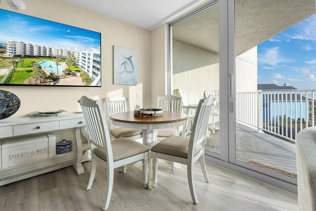 Foto 4 von 22: Sandcastle Condominium Unit 236