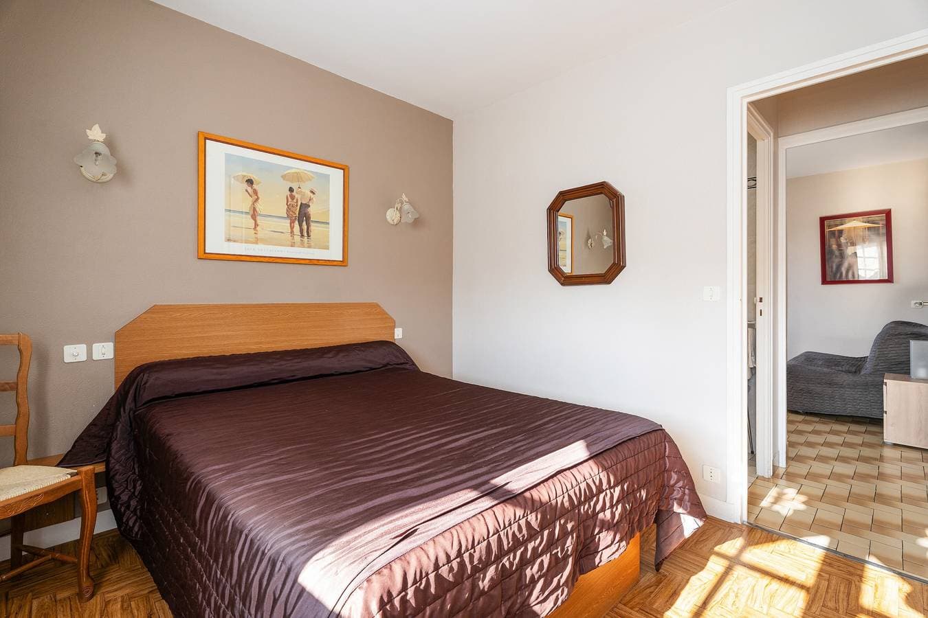 Foto 3 von 20: Bed and Breakfast 'La Mansardière - Zimmer 4' mit Gemeinschaftsgarten und WLAN