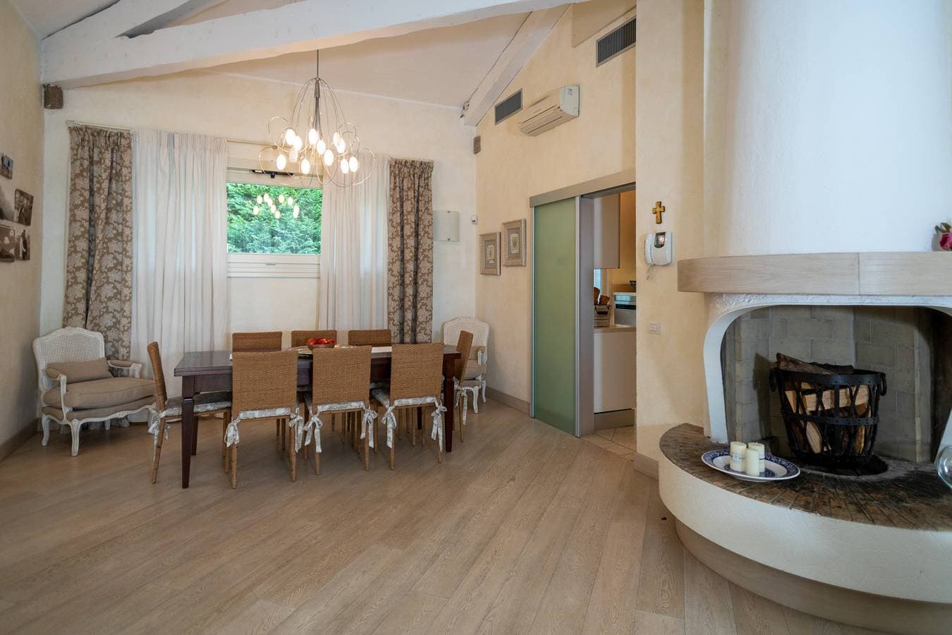 Foto 7 von 45: Regarda - "Villa Infinity", Stillvoll und Elegant  mit privatem Pool und Seeblick
