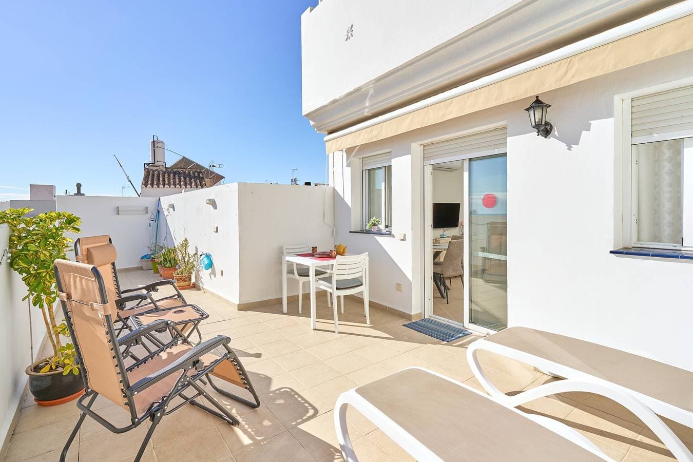 Foto 4 von 31: Ferienwohnung Fernandita für Paare mit 2 privaten Terrassen, WLAN und Grill, strandnah