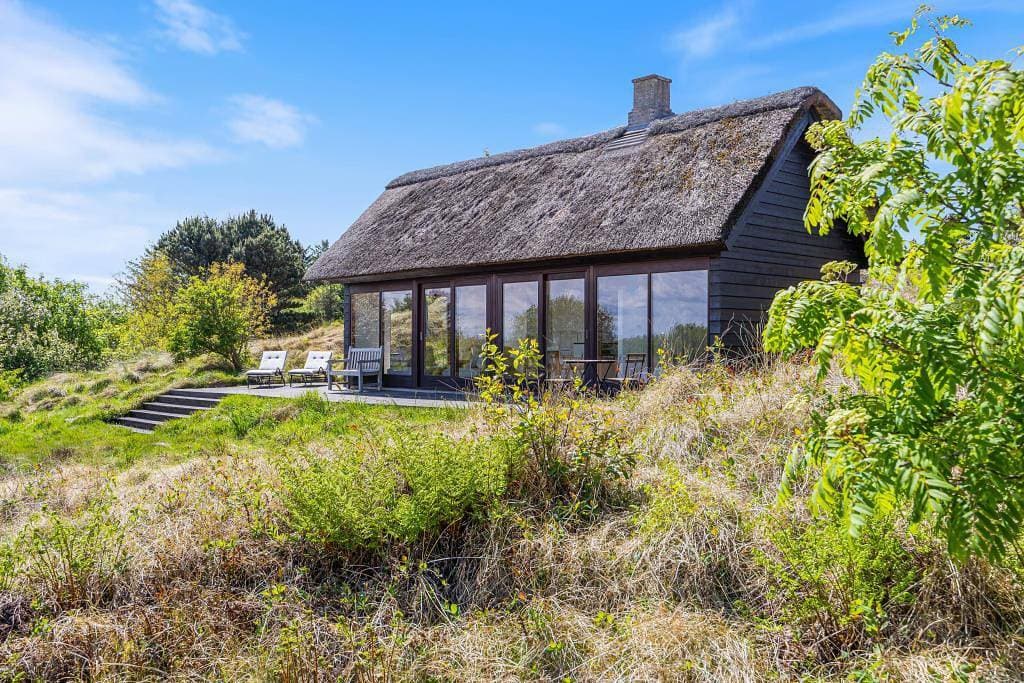 Foto 2 von 37: Ruhig gelegenes Ferienhaus mit Panoramablick in Bjerregård