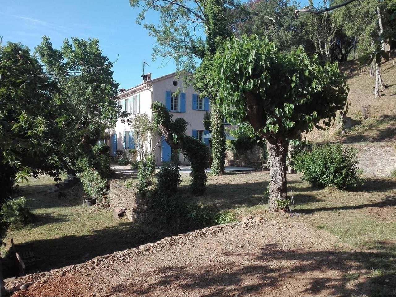 Foto 3 von 41: Großes Ferienhaus mit Pool im Var.