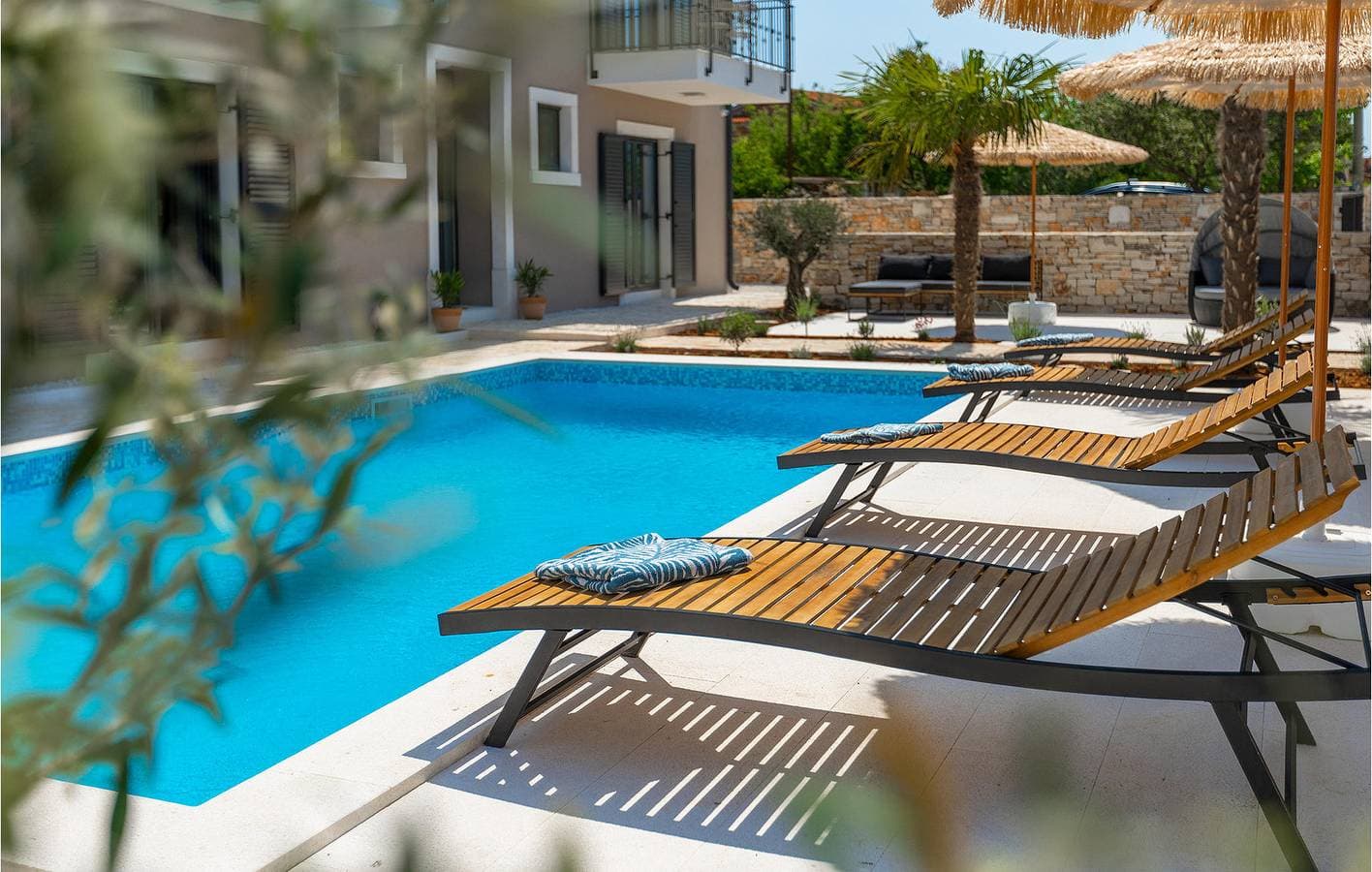 Foto 11 von 60: Charmante 2-Zimmer-Wohnung mit Pool und Garage – WLAN und Klimaanlage inklusive!