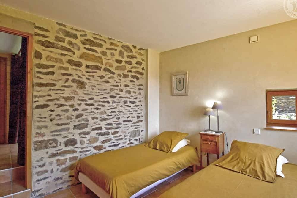 Foto 2 von 30: Gemütliches Ferienhaus mit herrlicher Aussicht bei Saint-Étienne