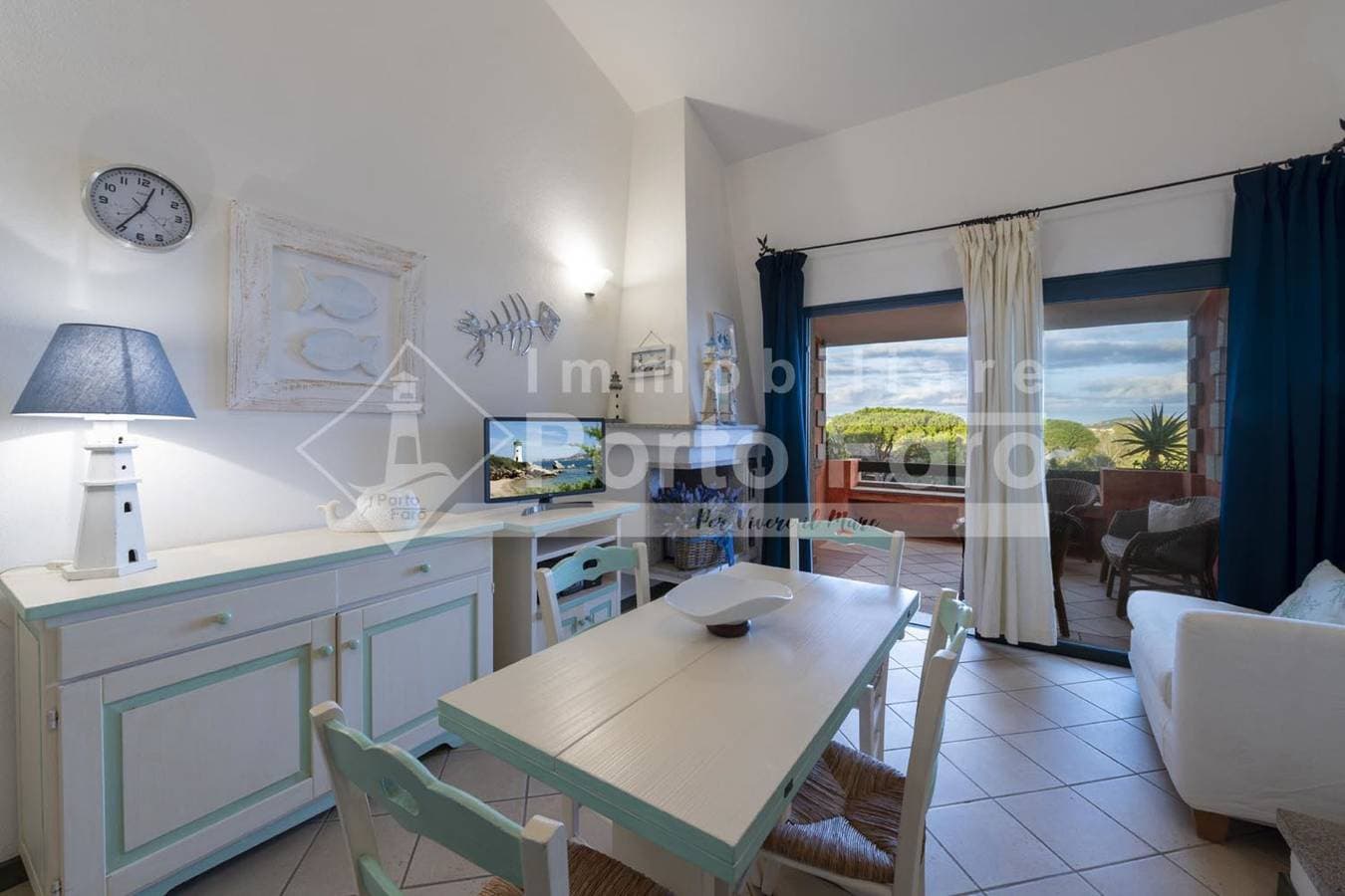 Foto 2 von 12: Ferienwohnung für 4 Personen mit Terrasse