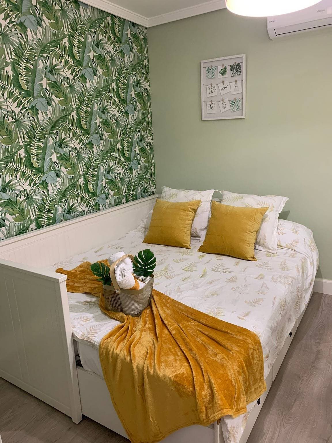 Foto 13 von 19: Modernes Apartment mit Jacuzzi und Stadtblick in Almería, 80 m²