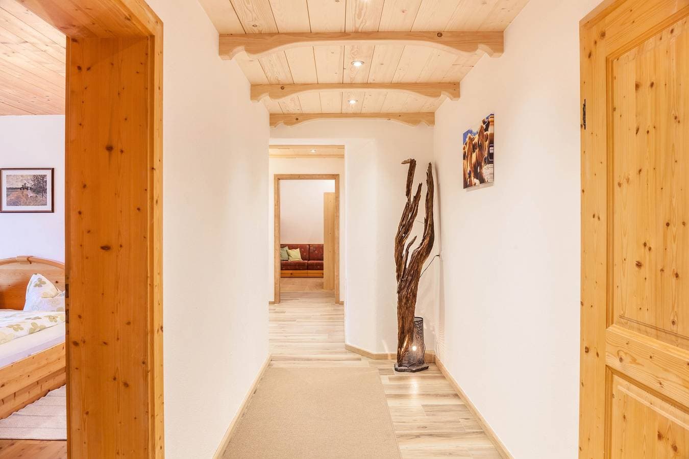Foto 5 von 41: Ferienwohnung Karwendelblick mit Blick auf die Berge