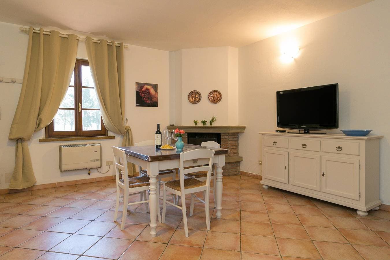 Foto 8 von 34: Apartment 'Podere Nuti – 3 Vallino' mit exklusivem Pavillon, Gemeinschaftspool & Garten