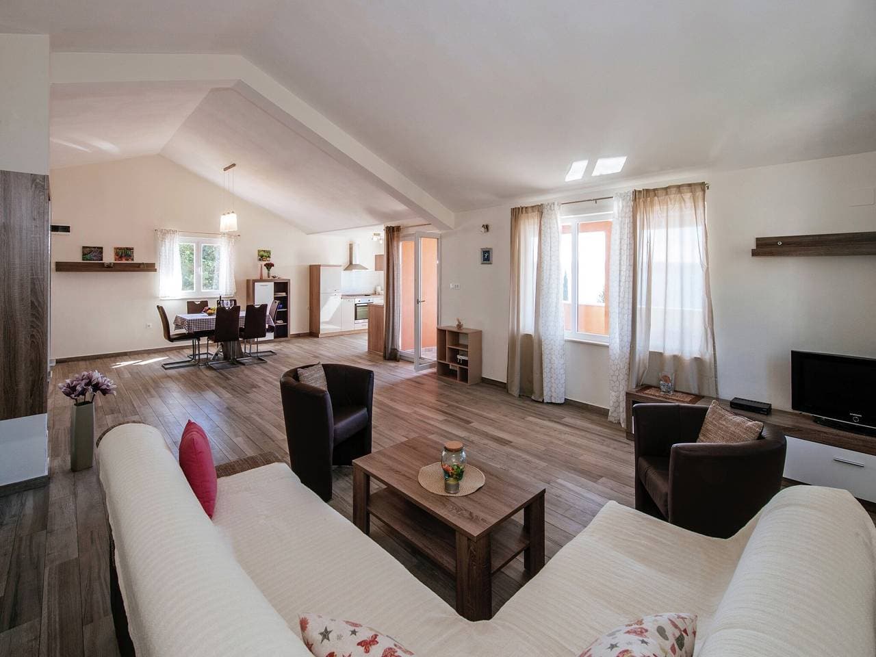 Foto 6 von 74: Wohnung in Starigrad nahe Paklenica Park