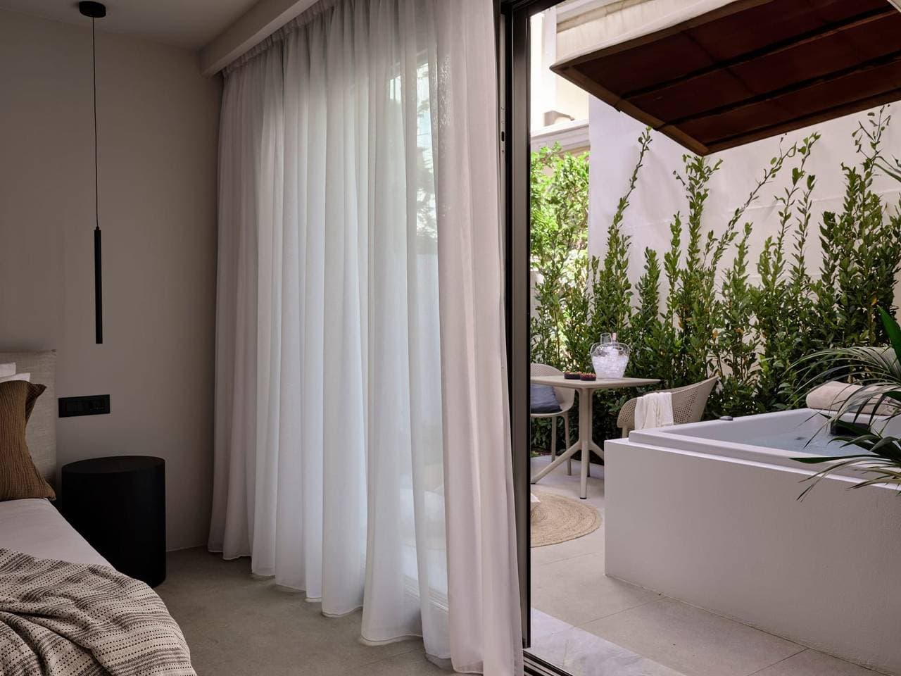 Foto 3 von 26: Villa für 4 Personen mit Balkon