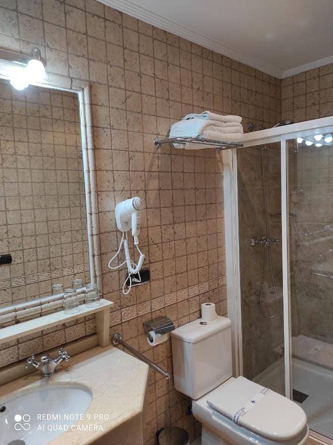 Foto 2 von 12: Double or Twin Room