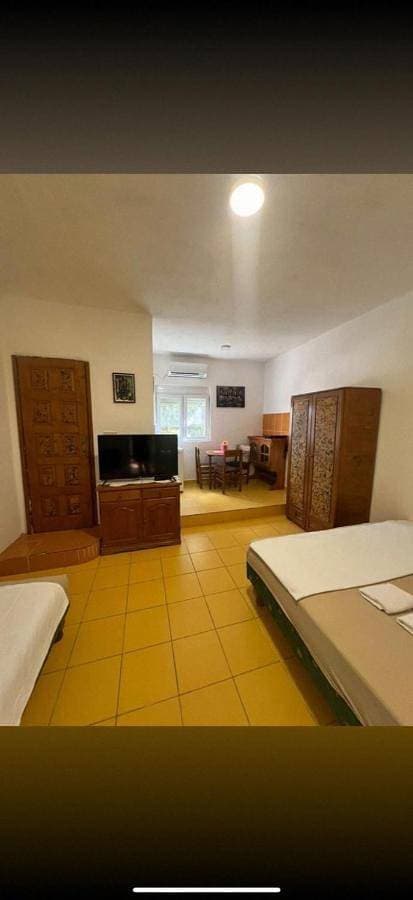 Apartmani na obali mora Tina 1