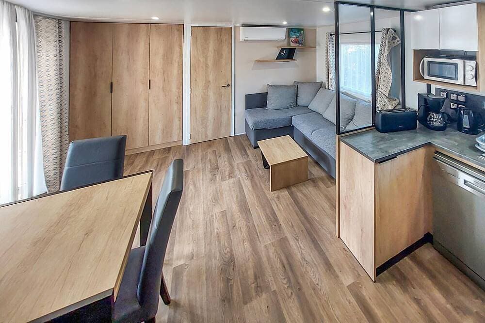 Foto 11 von 15: Beautiful (sta)caravan in Saint-Julien-en-Born
