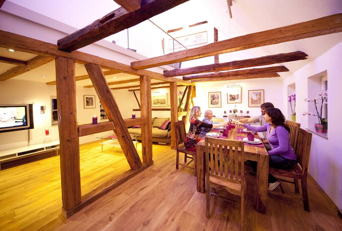 Foto 8 von 15: Ferienhaus "die710" - Ferienhaus "die710" mit Whirlwanne und Balkon