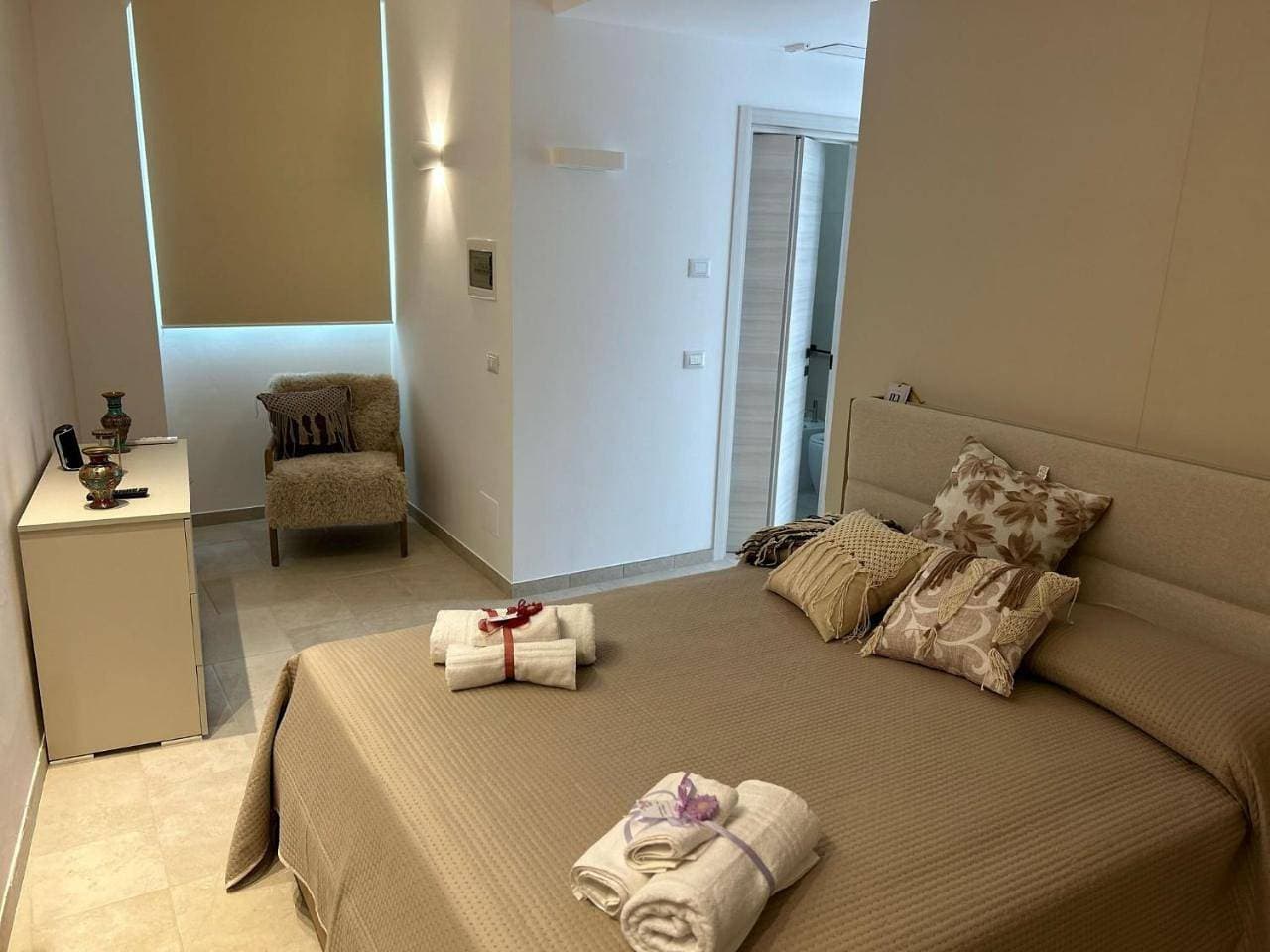 Foto 11 von 15: Studio Apartment with King Bed