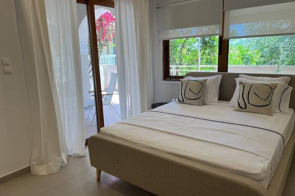 Foto 6 von 30: Villa Eleni - Open plan Suite (Ground  Floor)
