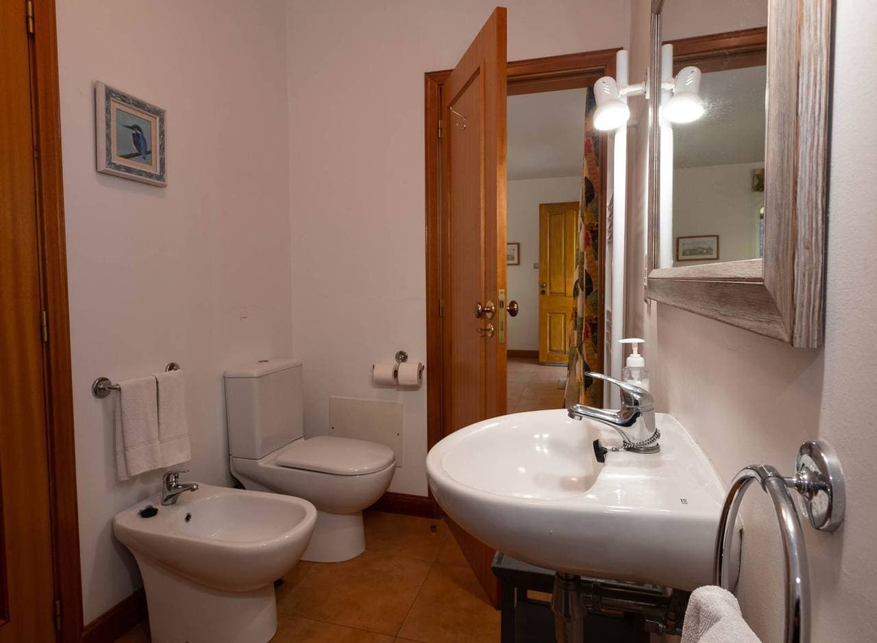Foto 7 von 19: Charming stone cottage in Funchal | Casa Vinhas