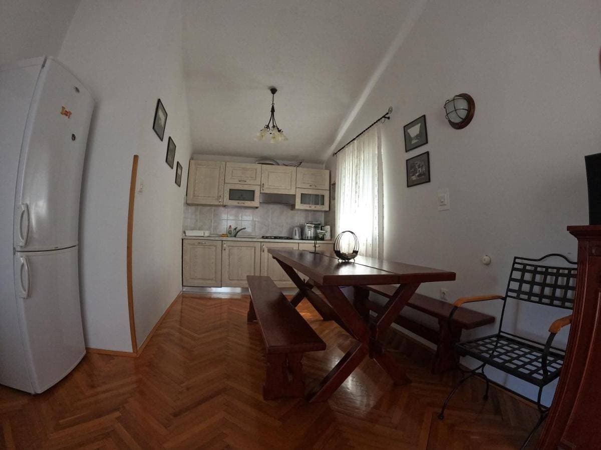Foto 2 von 10: Two-Bedroom Apartment