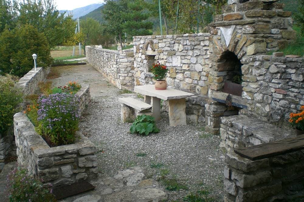 Foto 6 von 7: Les Pierres Séches Vacation Rental, Les Andrieux 4/5 Banon