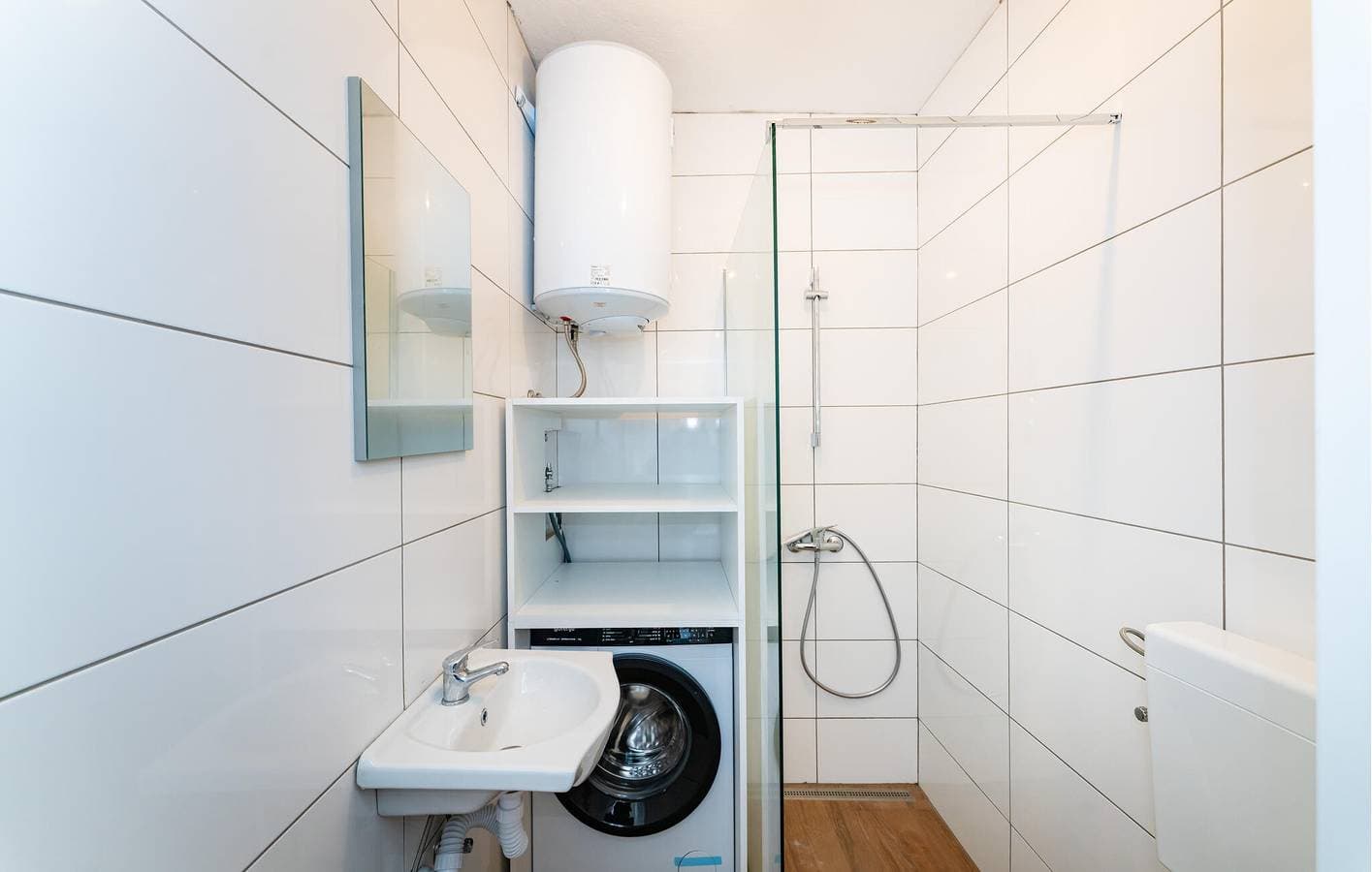 Foto 13 von 25: Gemütliche Ferienwohnung mit Terrasse in der Nähe der Küste und des Stadtzentrums in Donji Karin