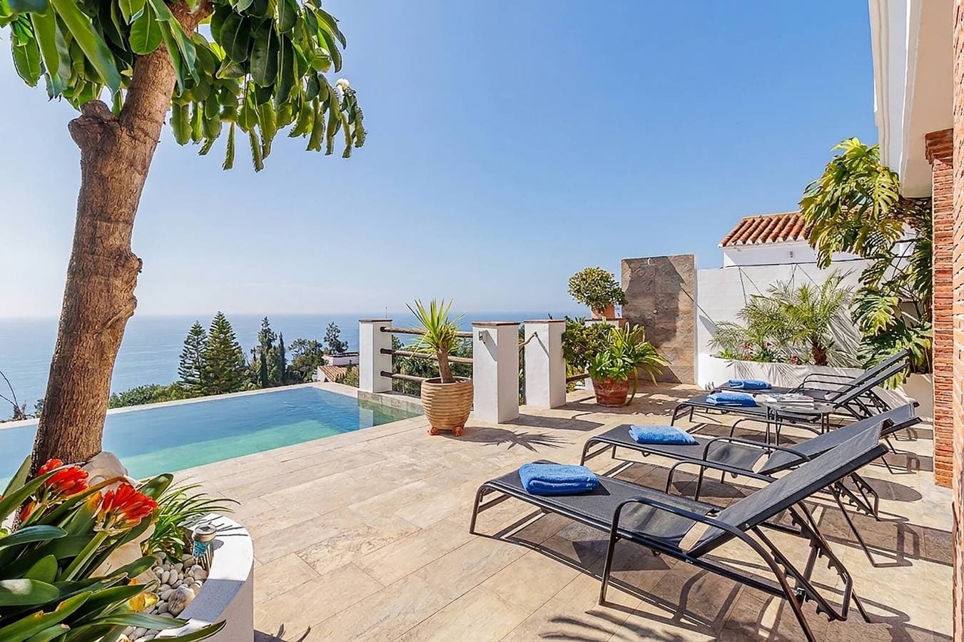 Foto 2 von 31: Villa "Tropical" mit Meerblick, privatem Pool & WLAN