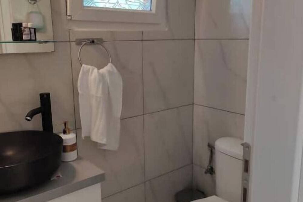 Foto 12 von 27: Lovely apartment with balcony in Saronida