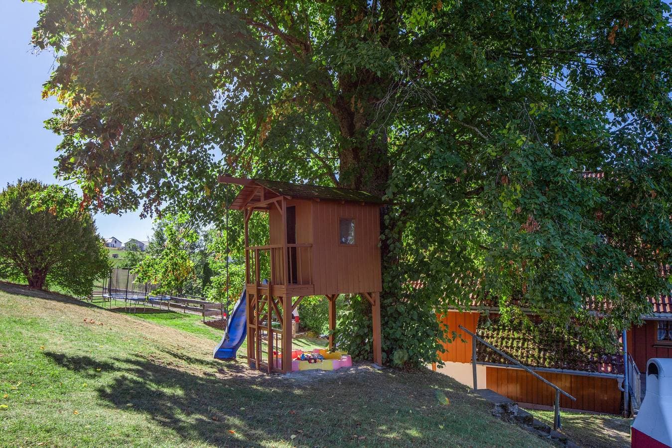 Foto 5 von 45: Apartment Waldblick auf dem Bauernhof mit Terrasse, Grillplatz, Spielplatz und Blick ins Grüne