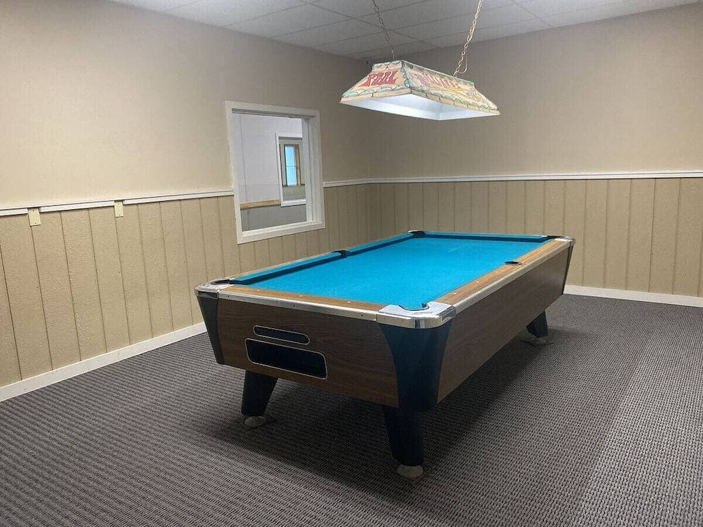 Foto 10 von 41: Newly Remodeled Studio | Indoor Pool & Hot Tub | Quartz Kitchen | Loon
