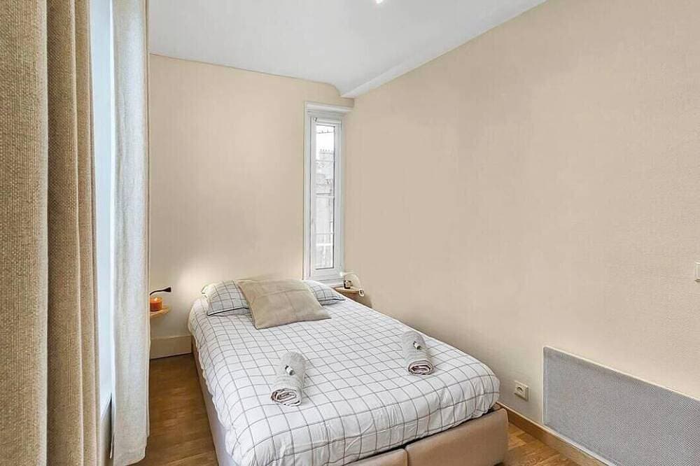 Foto 3 von 10: A Cozy, Bright Space, Between the Train Station and Downtown, with a Separate Entrance