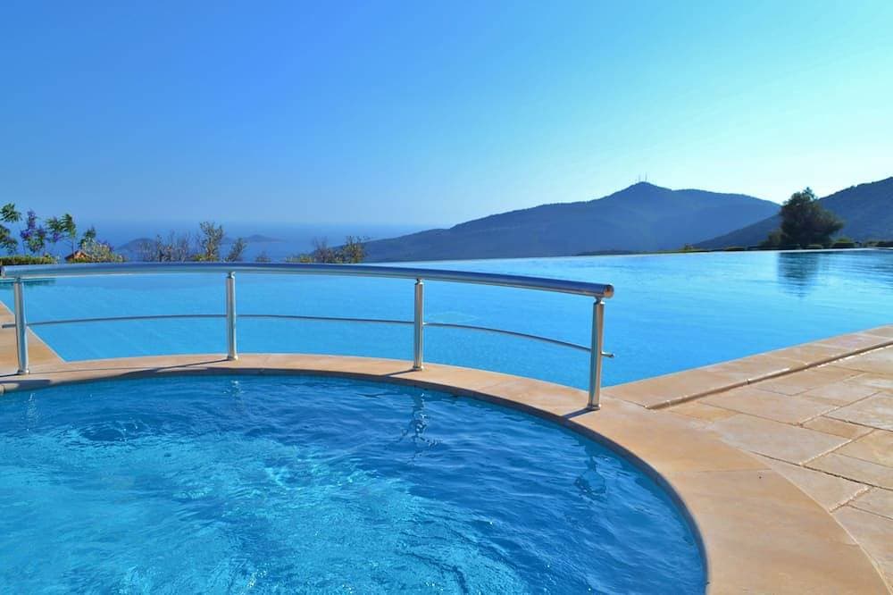 Privater Pool Villa mit 3 Schlafzimmern, Meer- und Bergblick im Amazing Lavanta 1