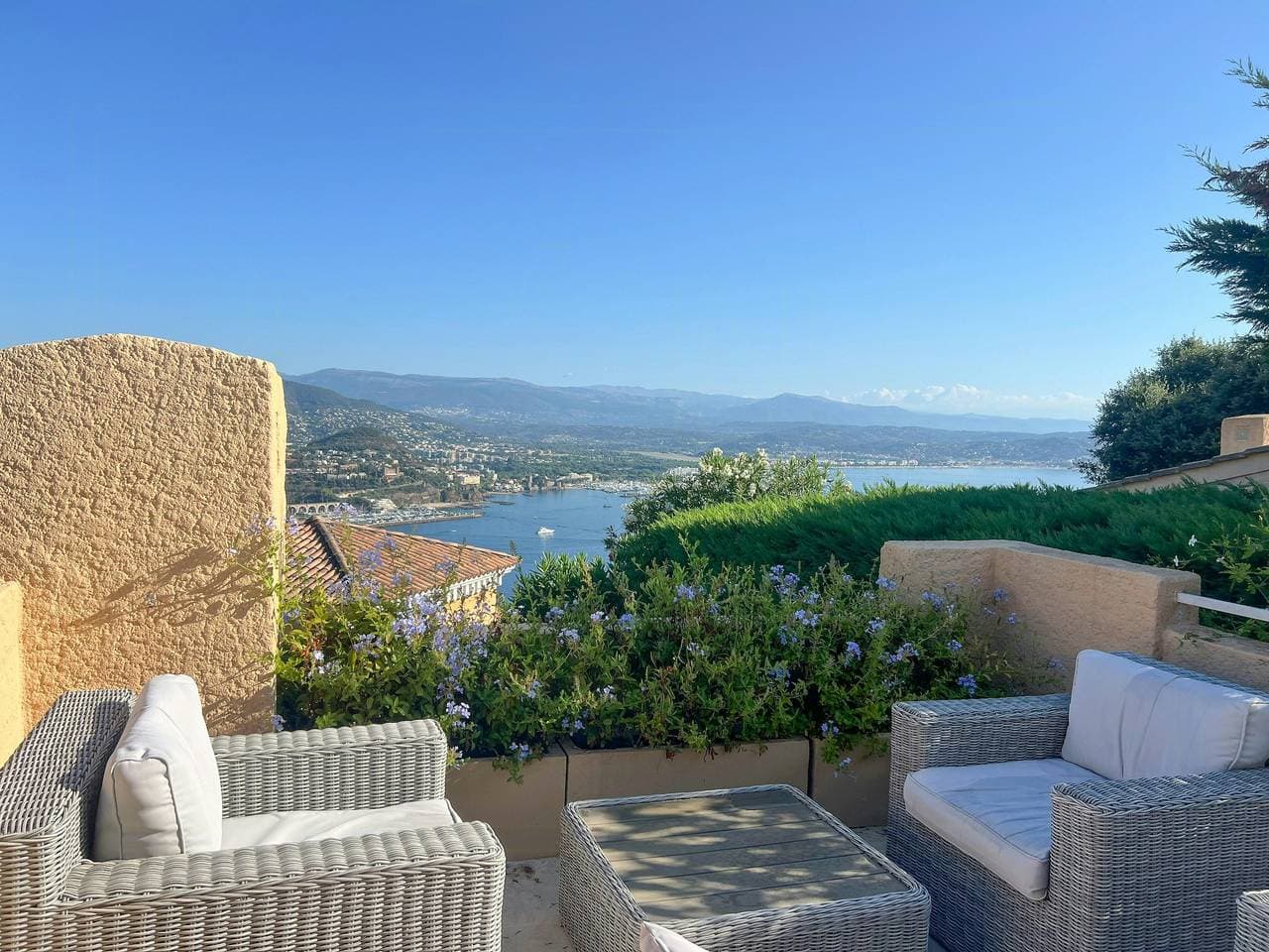 Foto 3 von 43: Villa mit Meerblick in Théoule-sur-Mer
