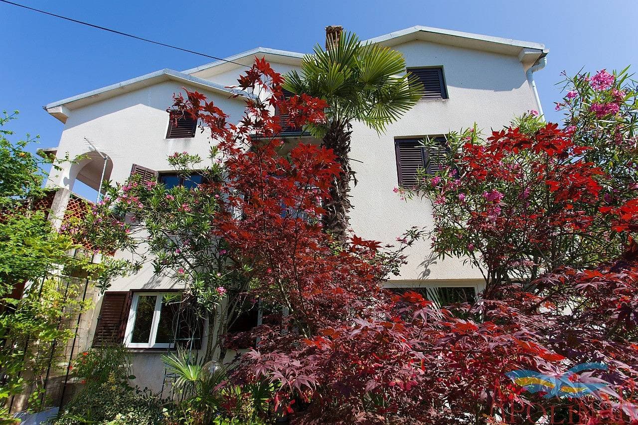 Spacious apartment Du  in  Malinska clouse to the sea 1